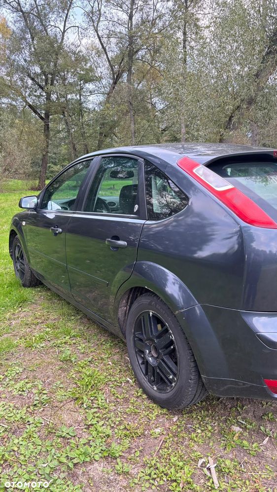 Ford Focus 1.6 Ghia - 6