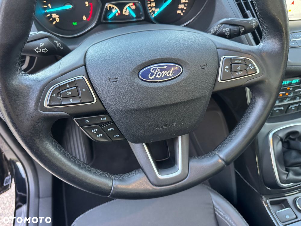 Ford Kuga 2.0 TDCi 2x4 Titanium - 22