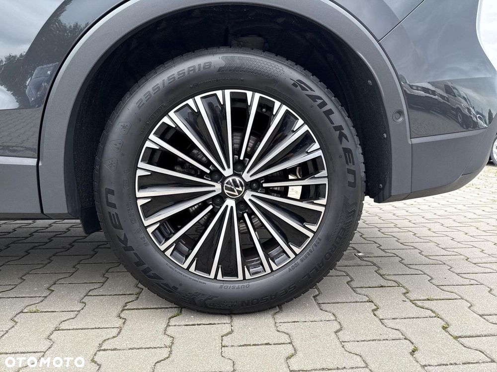 Volkswagen Tiguan - 32