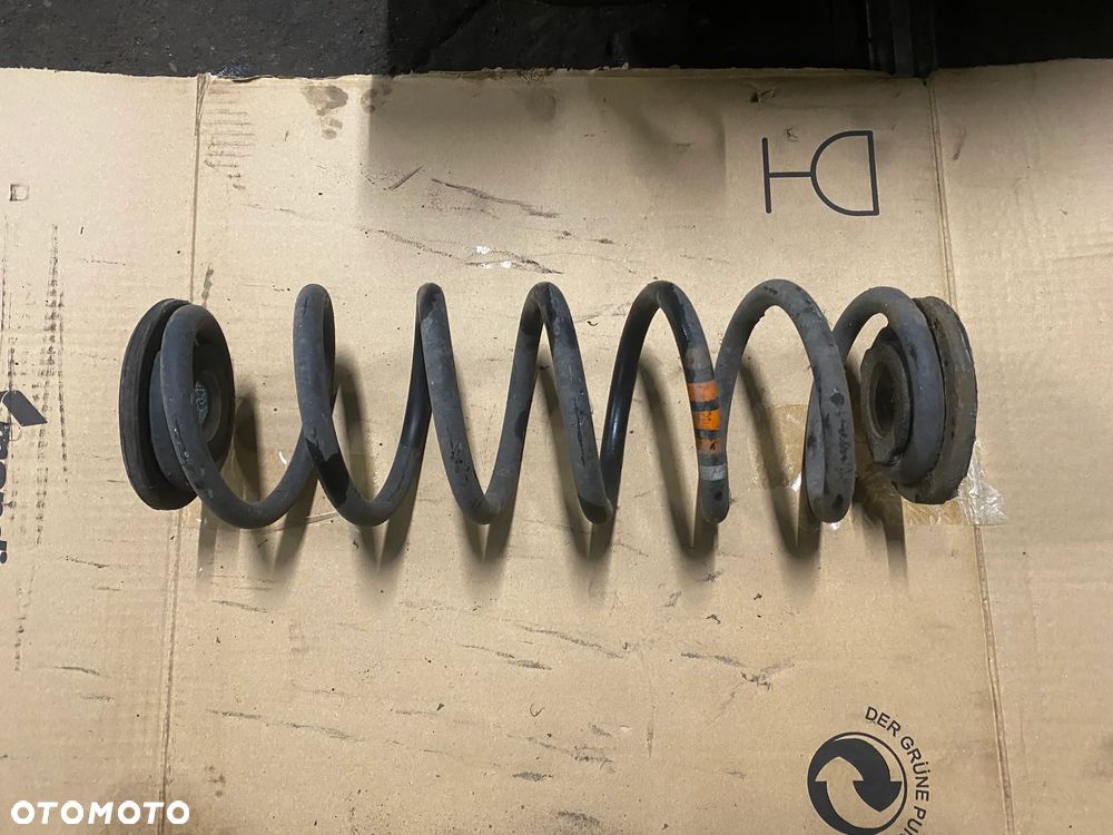 SPRĘŻYNY ZAWIESZENIA TYLNE VW TOURAN - 2