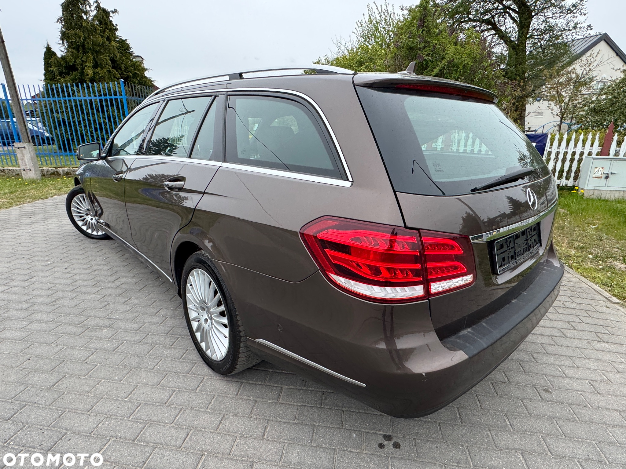 Mercedes-Benz Klasa E 220 T BlueTEC 4Matic 7G-TRONIC Avantgarde - 12