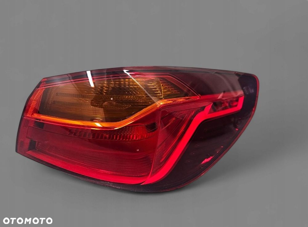 lampa tył bmw 1 f40 prawa low europa