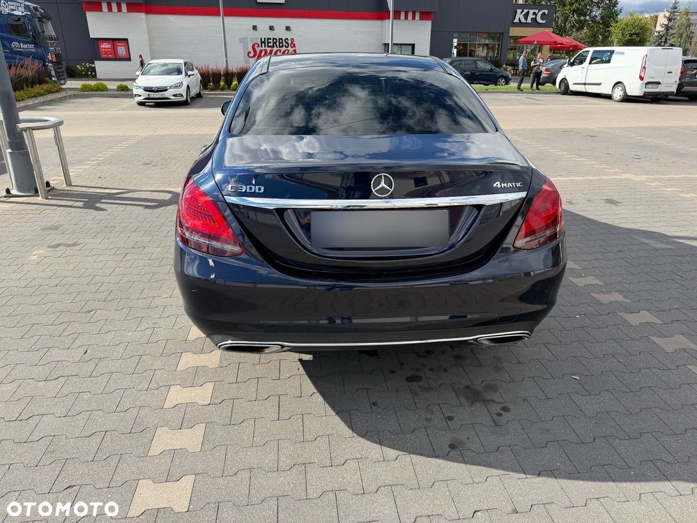 Mercedes-Benz Klasa C 300 4MATIC 9G-TRONIC - 10