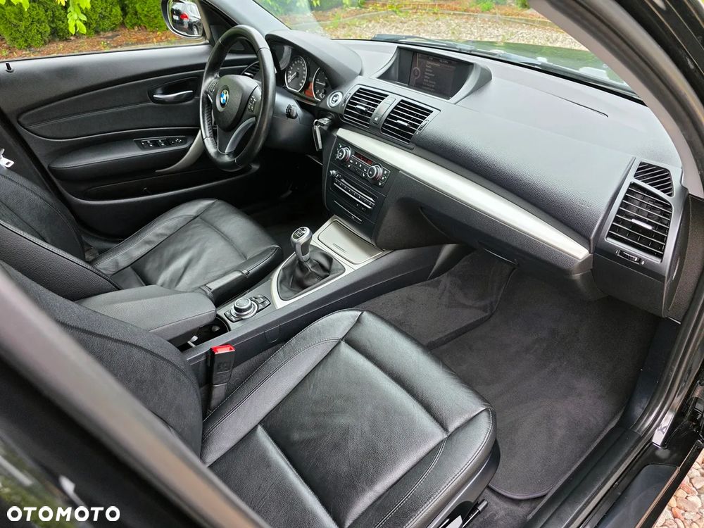 BMW Seria 1 120d DPF Edition Sport - 26