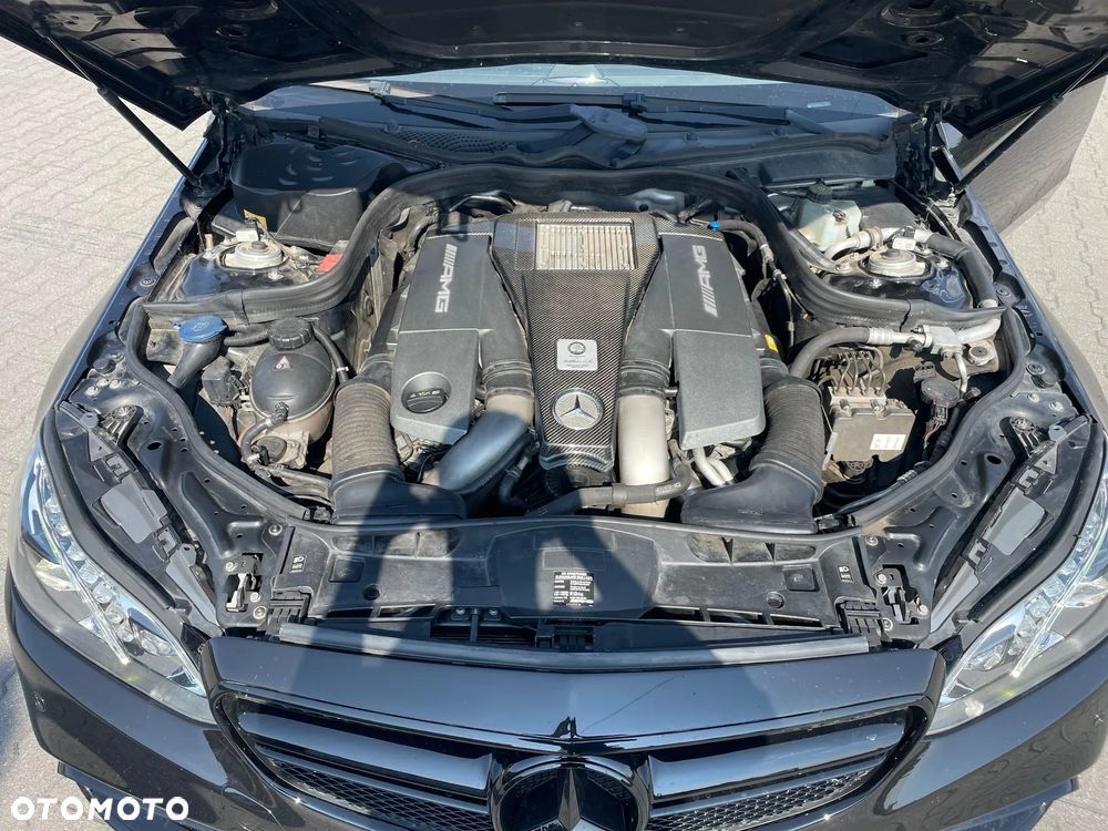 Mercedes-Benz Klasa E 63 AMG S 4-Matic - 30