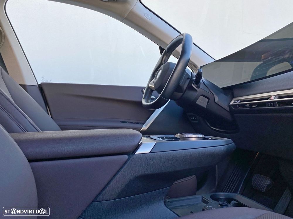 BMW iX xDrive 40 - 13