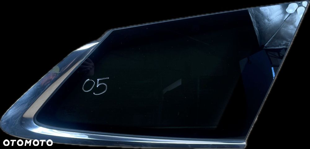 O5 BUICK ENCLAVE II 2017 - SZYBA KAROSERYJNA TYŁ PRAWA PRZYCIEMNIANA - 1