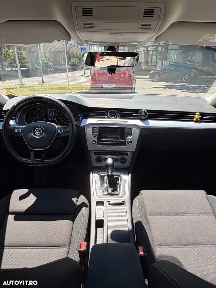Volkswagen Passat - 11