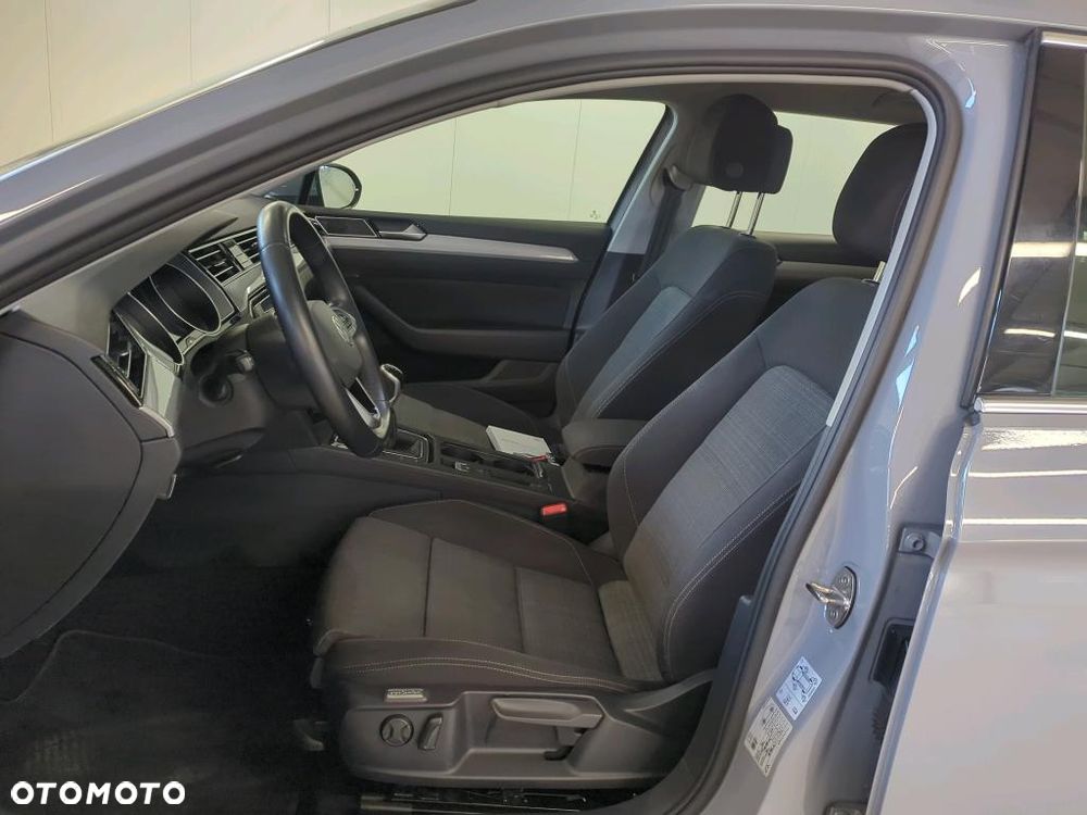Volkswagen Passat 1.5 TSI EVO Business - 8