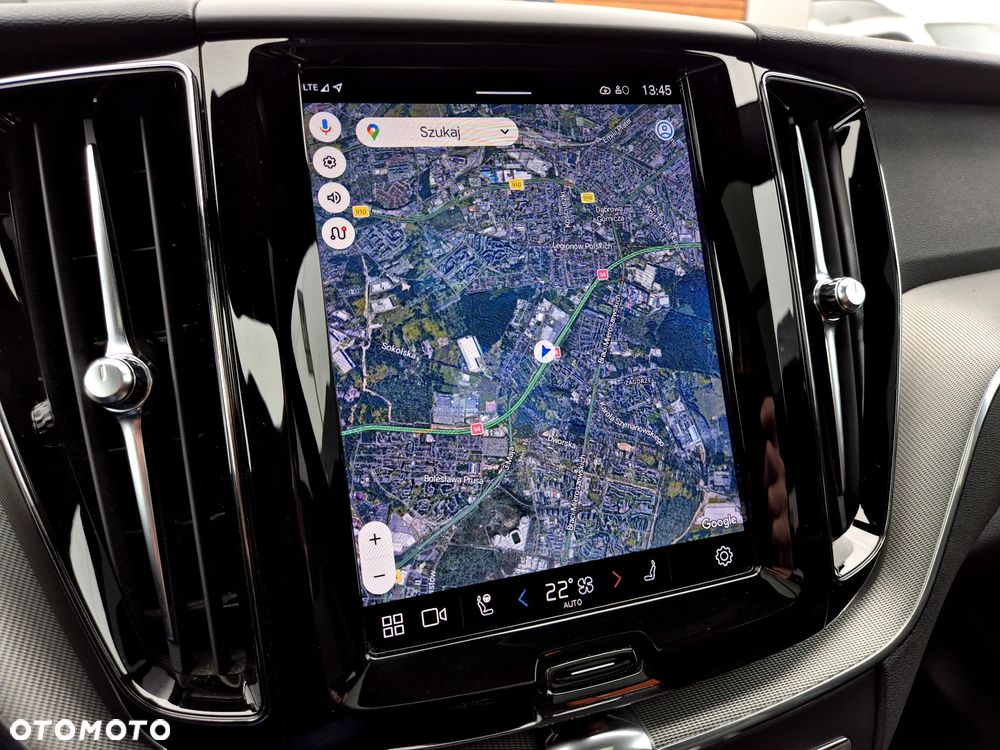 Volvo XC 60 T6 Plug-In Hybrid AWD Plus Dark - 20