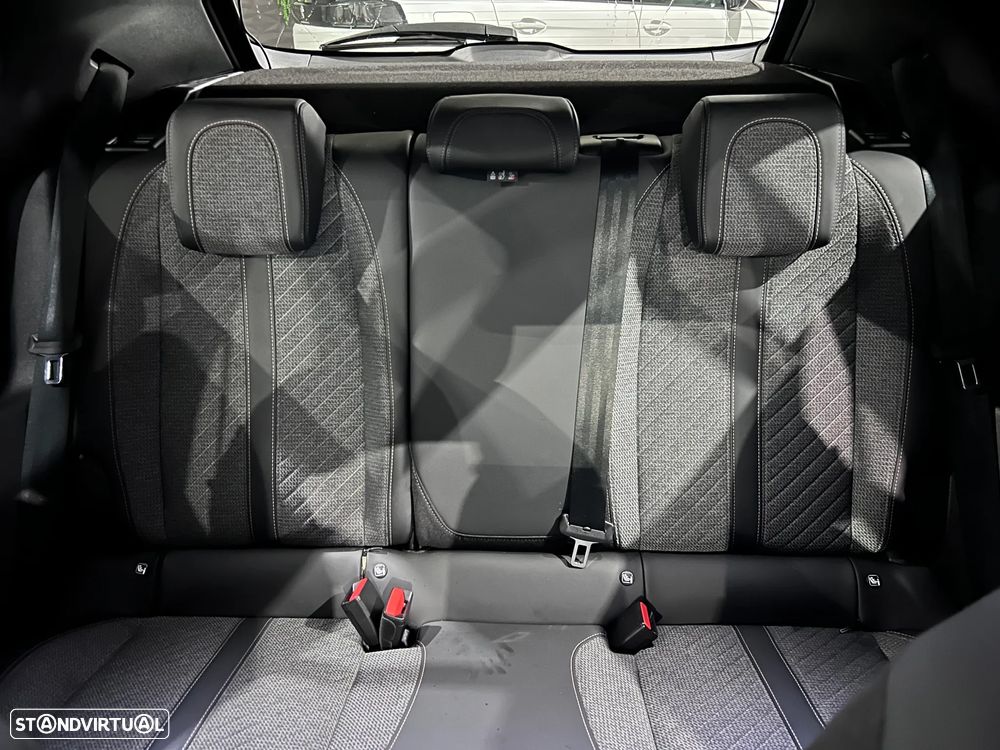 Peugeot 2008 1.2 PureTech Allure Pack EAT8 - 6