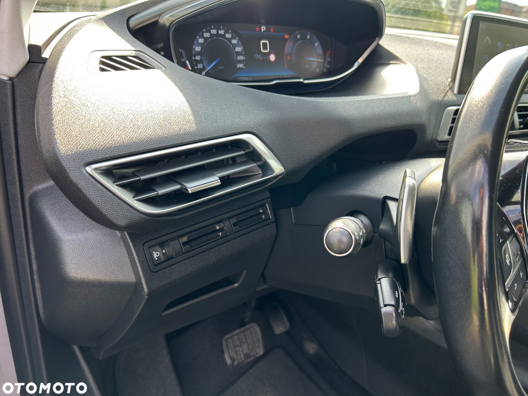 Peugeot 3008 1.5 BlueHDi Allure S&S EAT8 - 23