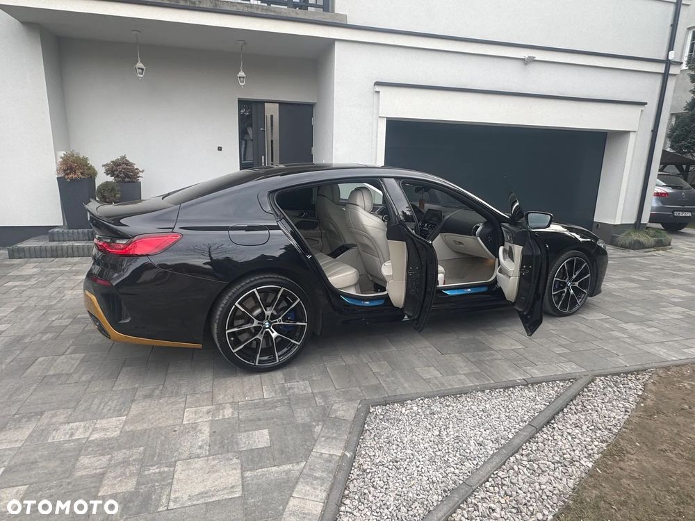 BMW Seria 8 - 22