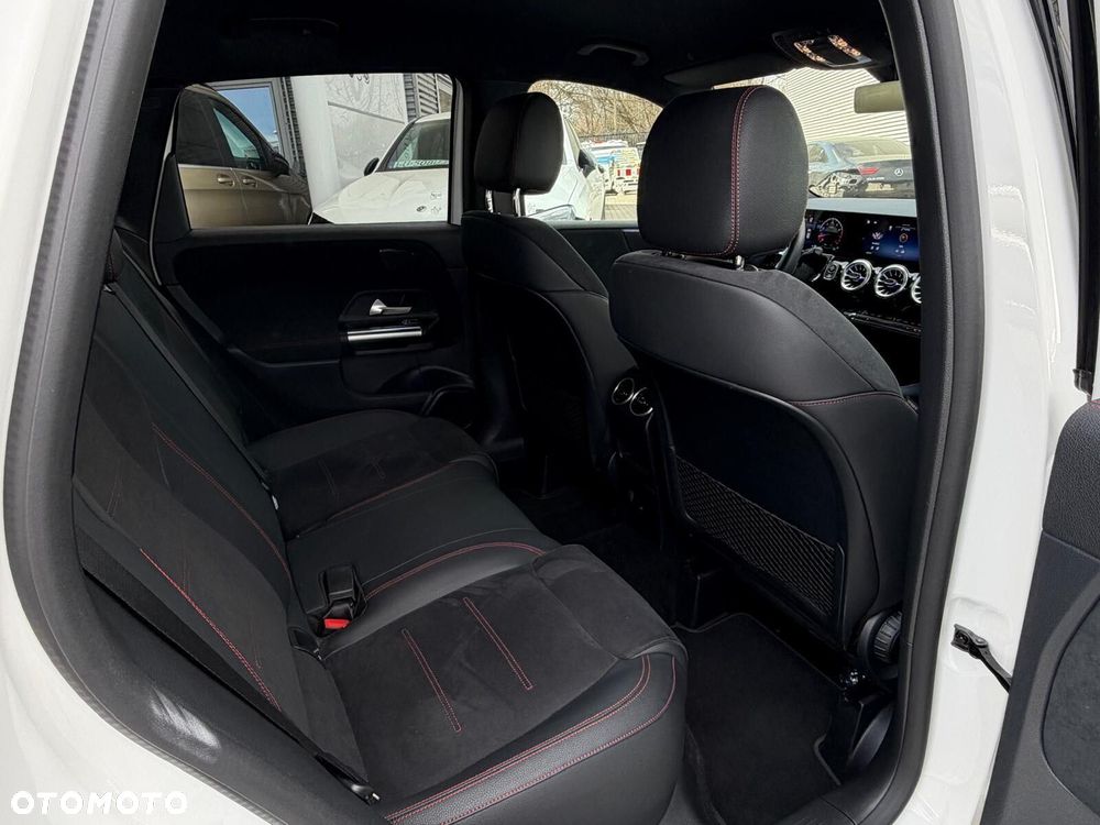 Mercedes-Benz Klasa B 220 4-Matic AMG Line 7G-DCT - 14