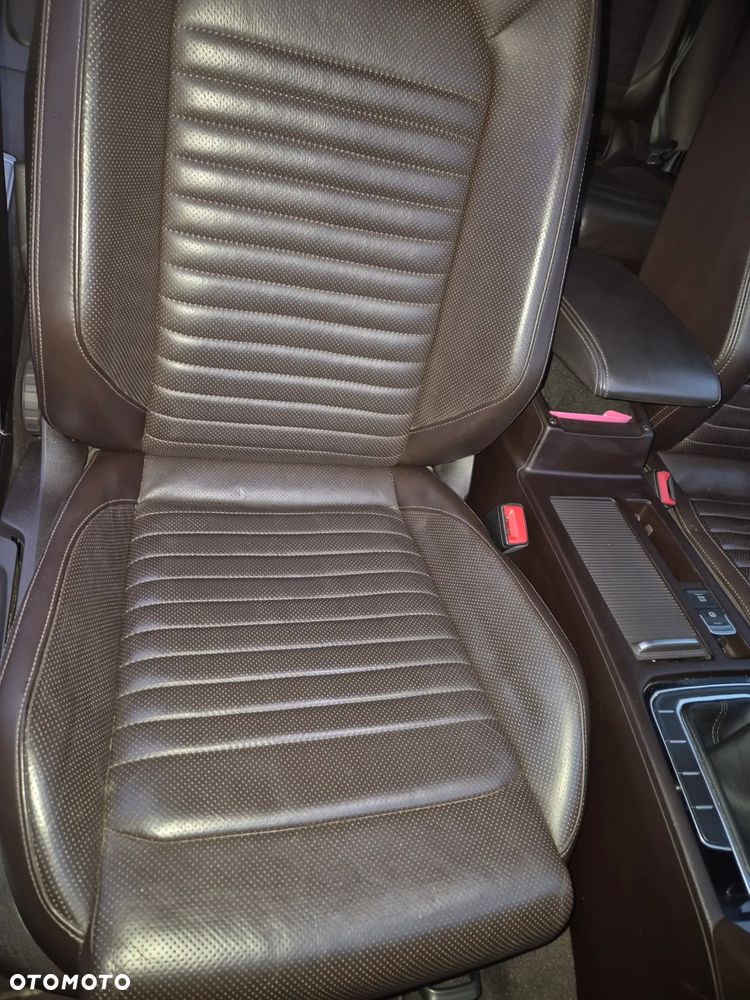 Volkswagen Passat 1.8 TSI BMT Highline - 16