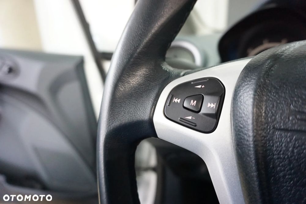 Ford Fiesta 1.4 Champions Edition - 33