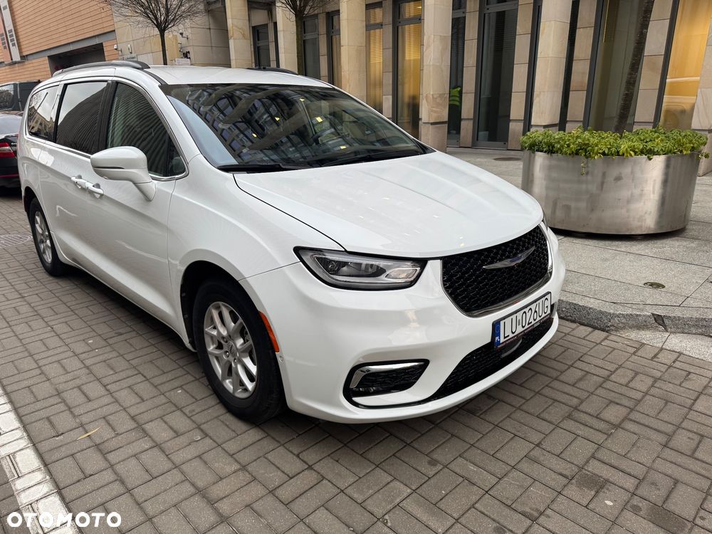 Chrysler Pacifica - 1