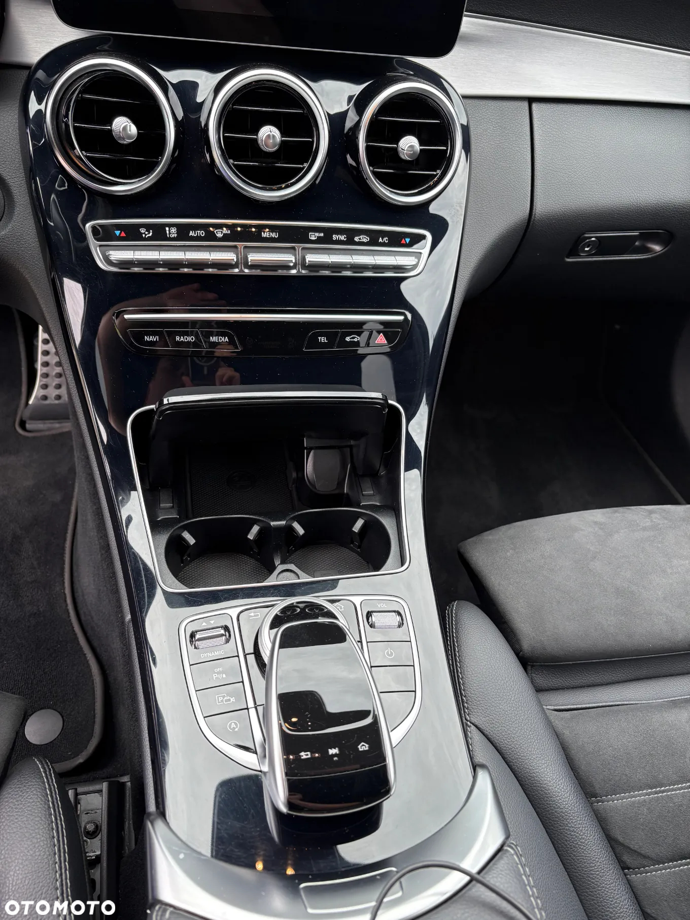 Mercedes-Benz Klasa C 300 d T 9G-TRONIC AMG Line - 19