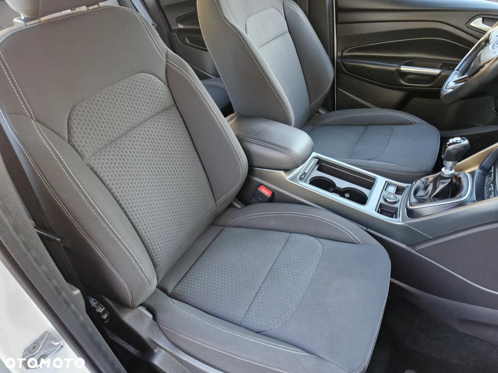 Ford Kuga - 35