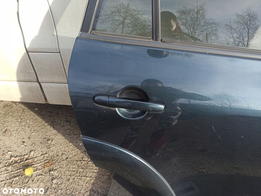 Drzwi prawy tył kompletne TOYOTA RAV4 III 6T3 06-13 - 3