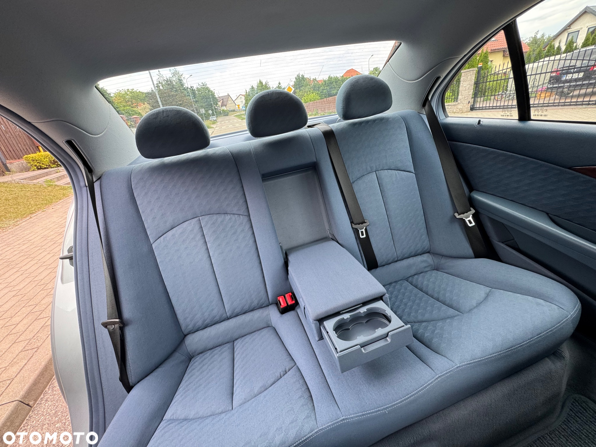 Mercedes-Benz Klasa E 200 Kompressor Classic - 32