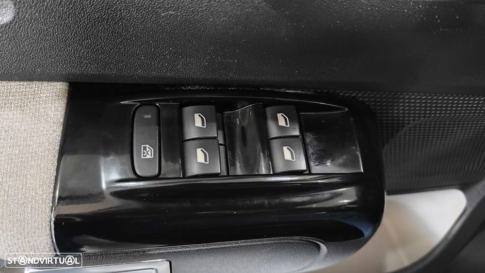 Citroën C3 1.2 PureTech Shine - 37