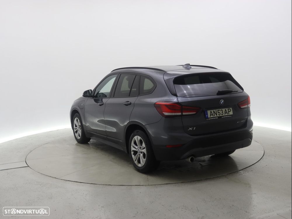 BMW X1 25 e xDrive Corporate Edition - 4