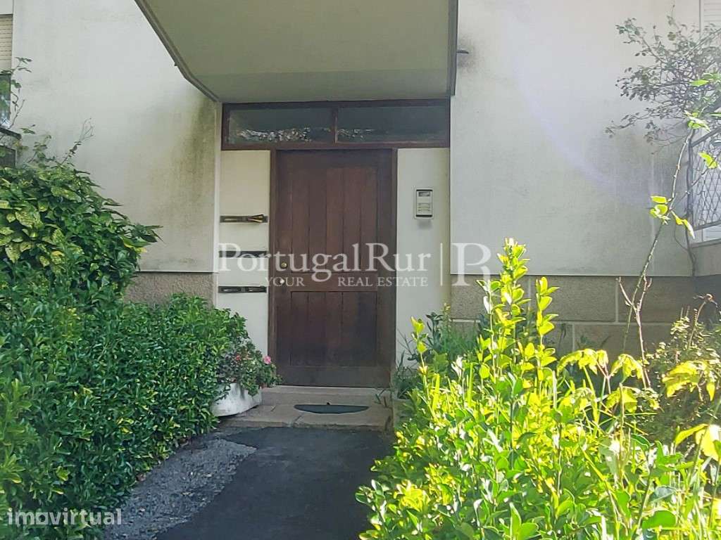 Apartamento T3 projecto Fernando Távora em Ramalde - Grande imagem: 4/27
