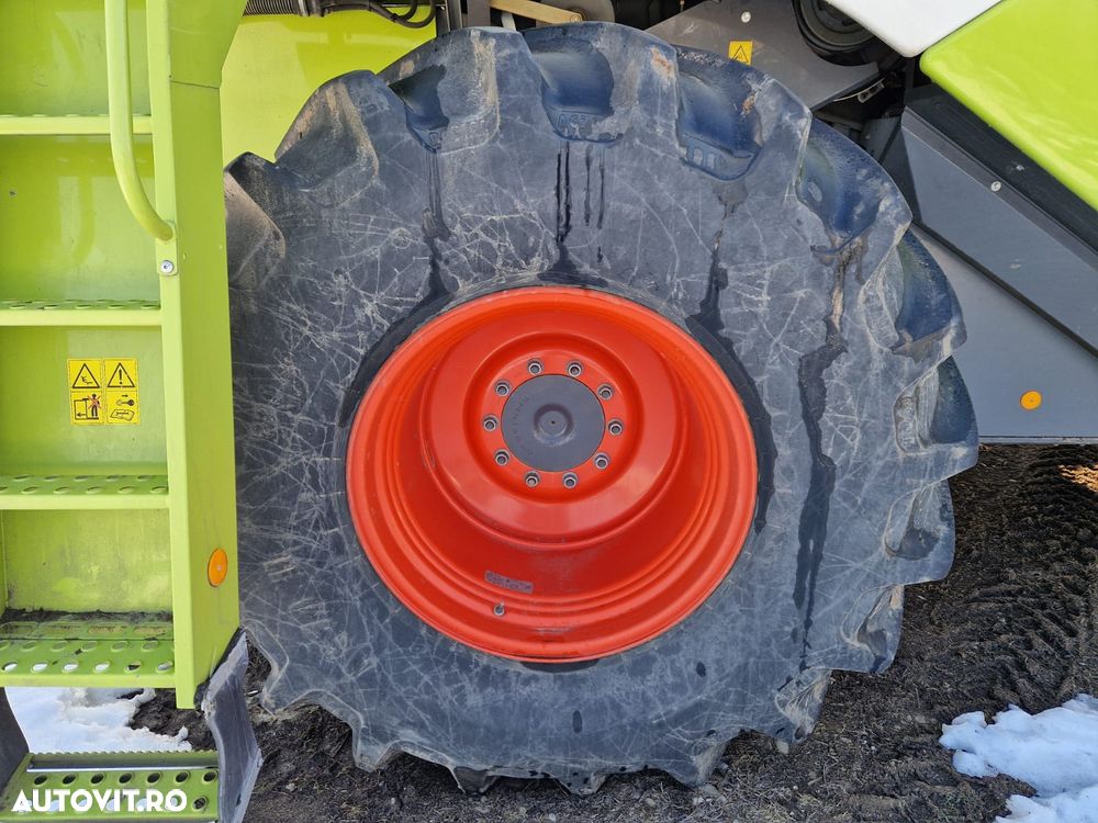 Claas TUCANO 440 - 7