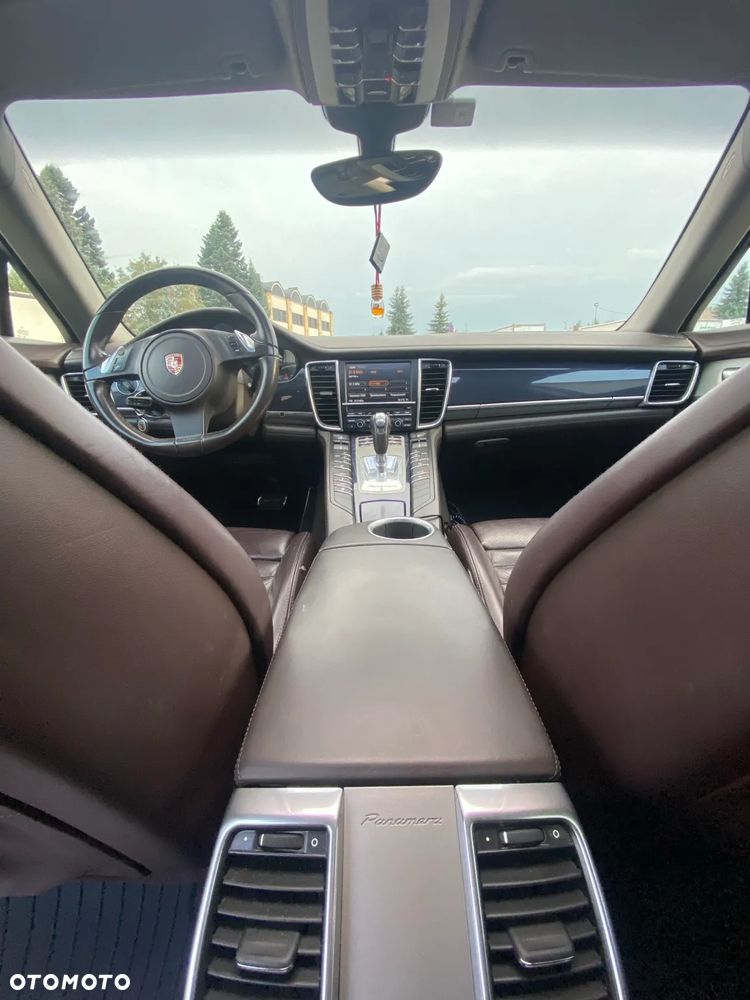 Porsche Panamera 4 - 9