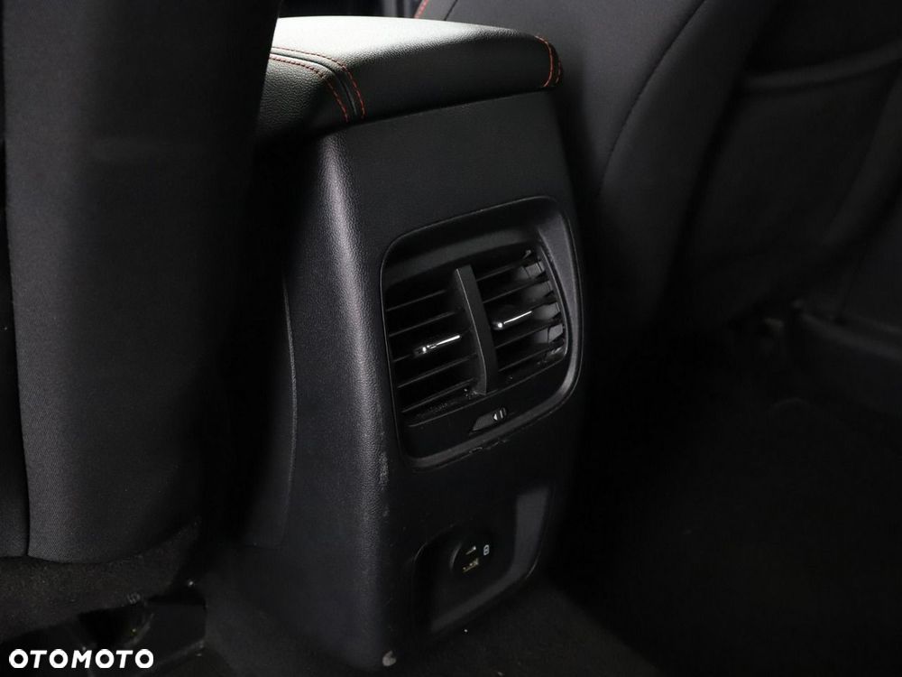 Ford Kuga 1.5 EcoBlue ST-LINE - 38