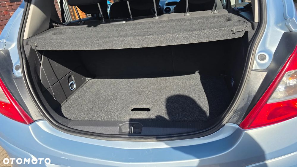Opel Corsa - 25