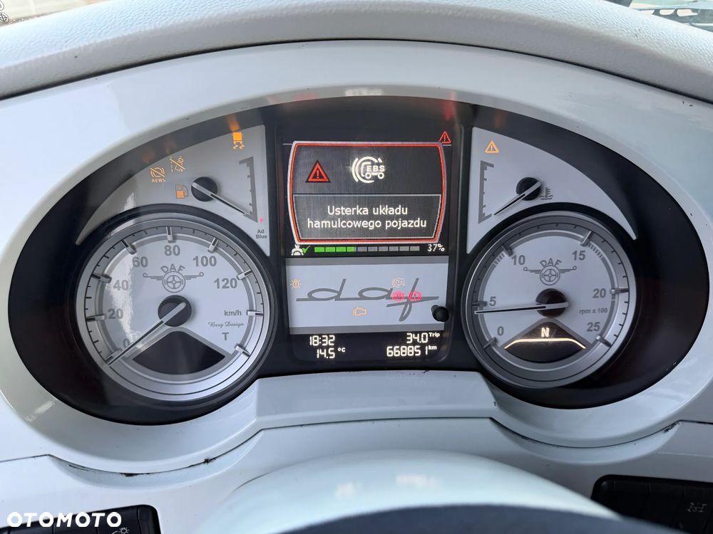 DAF XF 106 530 PUSHER 6x2 / RETARDER INTARDER / 3 OSIE / PRZEBIEG 668 851 KM / NAJMOCNIEJSZY SILNIK 530 KM / NAJWIĘKSZA KABINA SUPER SPACE CAB / 2017 ROK !! - 26