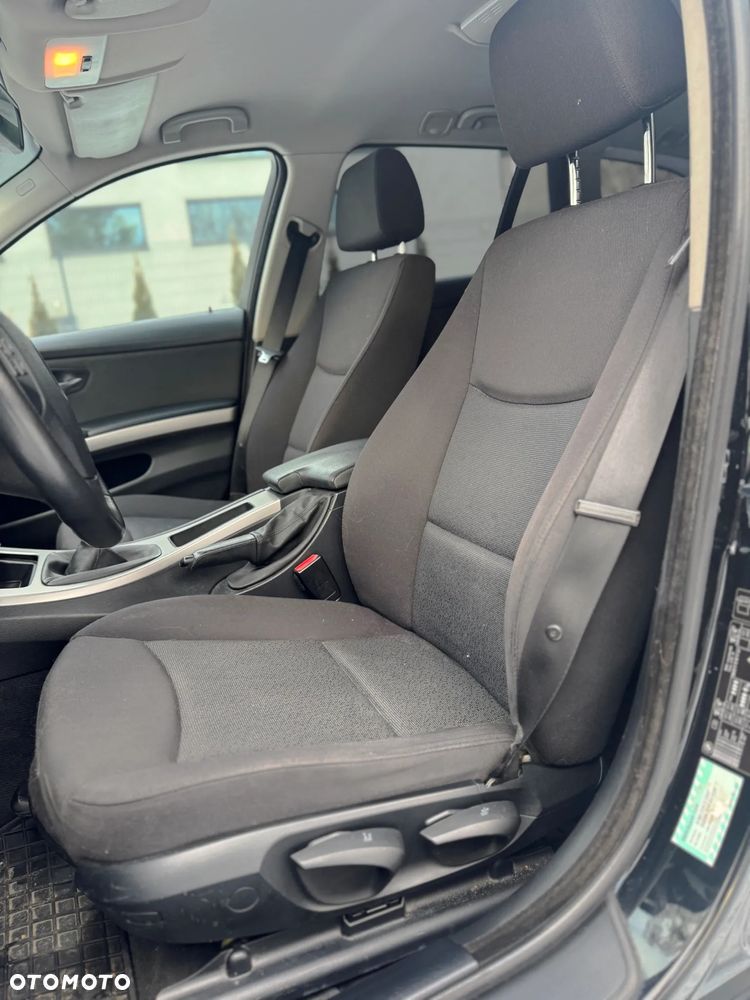 BMW Seria 3 318d DPF Edition Lifestyle - 29