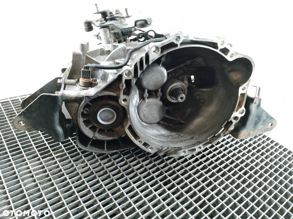 SKRZYNIA BIEGÓW MANUALNA KIA CARENS III S620JC 2.0 CRDI - 1