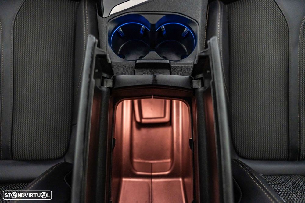 Peugeot 3008 1.6 Hybrid GT e-EAT8 - 36