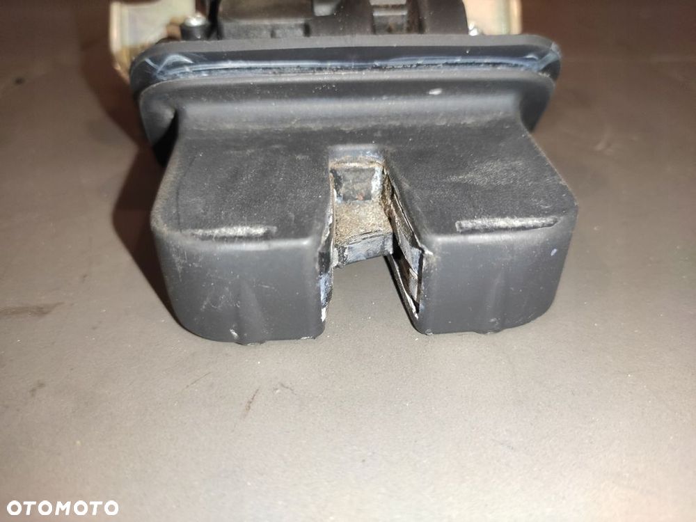 AUDI Q7 4L LIFT ZAMEK RYGIEL TYLNEJ KLAPY BAGAŻNIKA ORYGINAŁ ZDROWY - 5