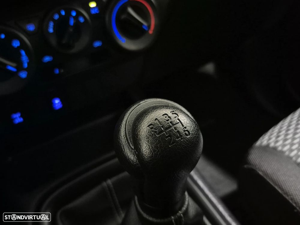 Toyota Hilux 2.4D-4D 4X4 | GARANTIA | NACIONAL - 3 LUG - 2020 - 26