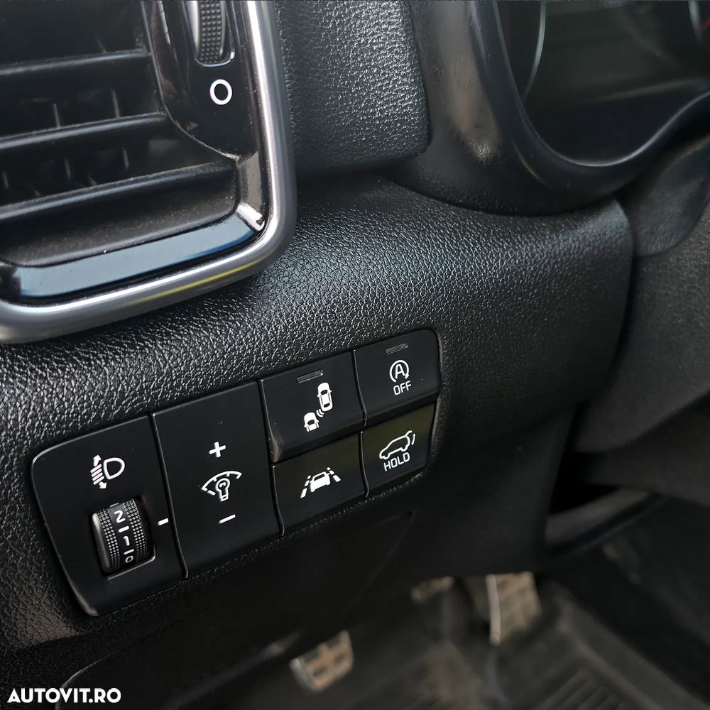 Kia Sportage 2.0 CRDI AWD Eco-Dynamics+ (48V M-H) GT LINE - 17
