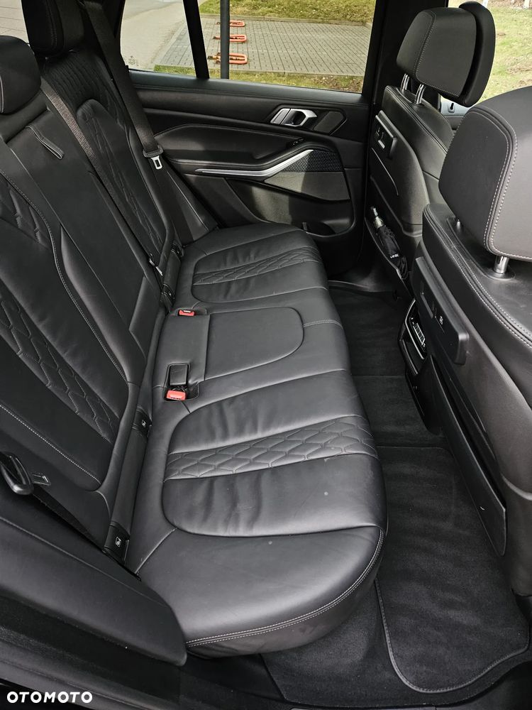 BMW X5 M50i - 9