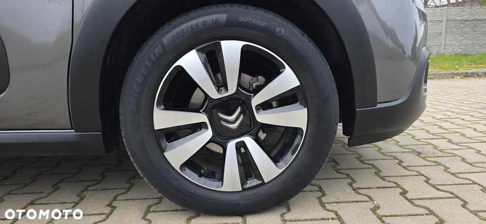 Citroën C3 1.2 PureTech Shine EAT6 - 12