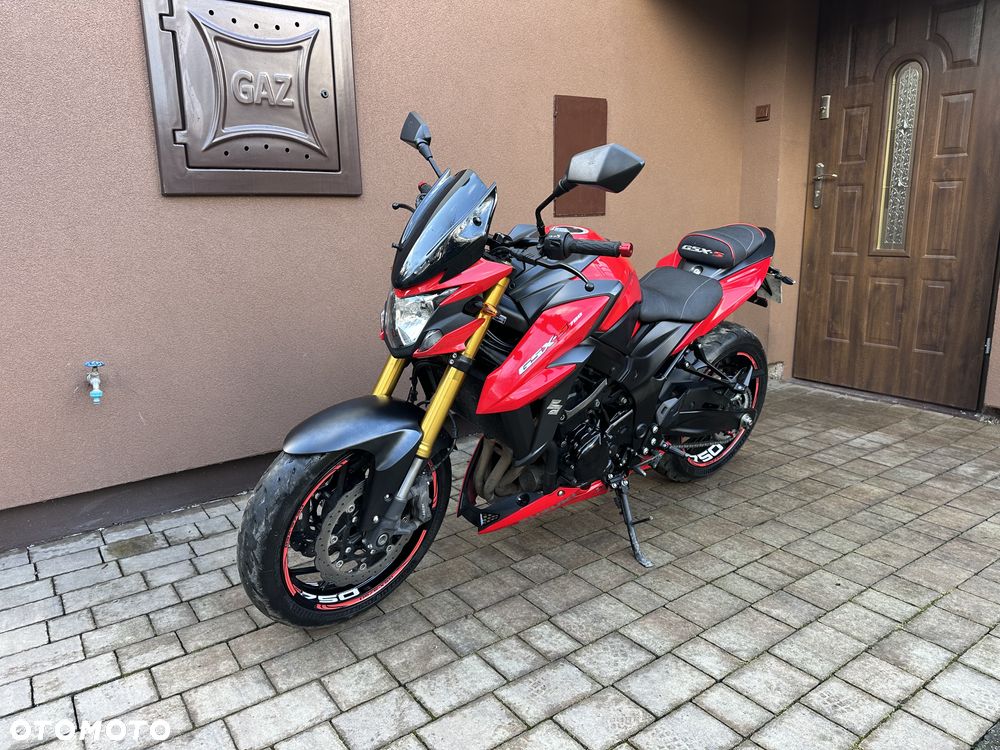 Suzuki GSX - 30