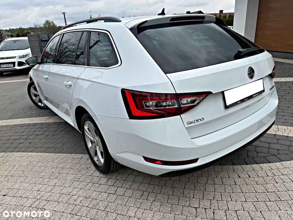 Skoda Superb 2.0 TDI DSG Style - 11