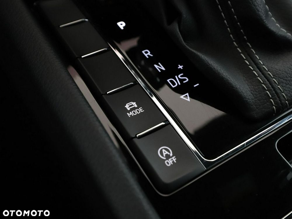 Skoda Superb 2.0 TDI DSG Sportline - 32