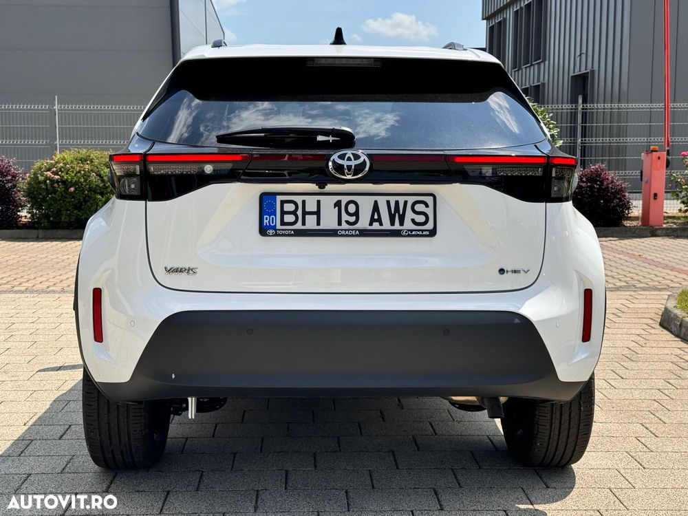 Toyota Yaris 1.5 VVT-i HSD Dynamic Bi-tone - 6