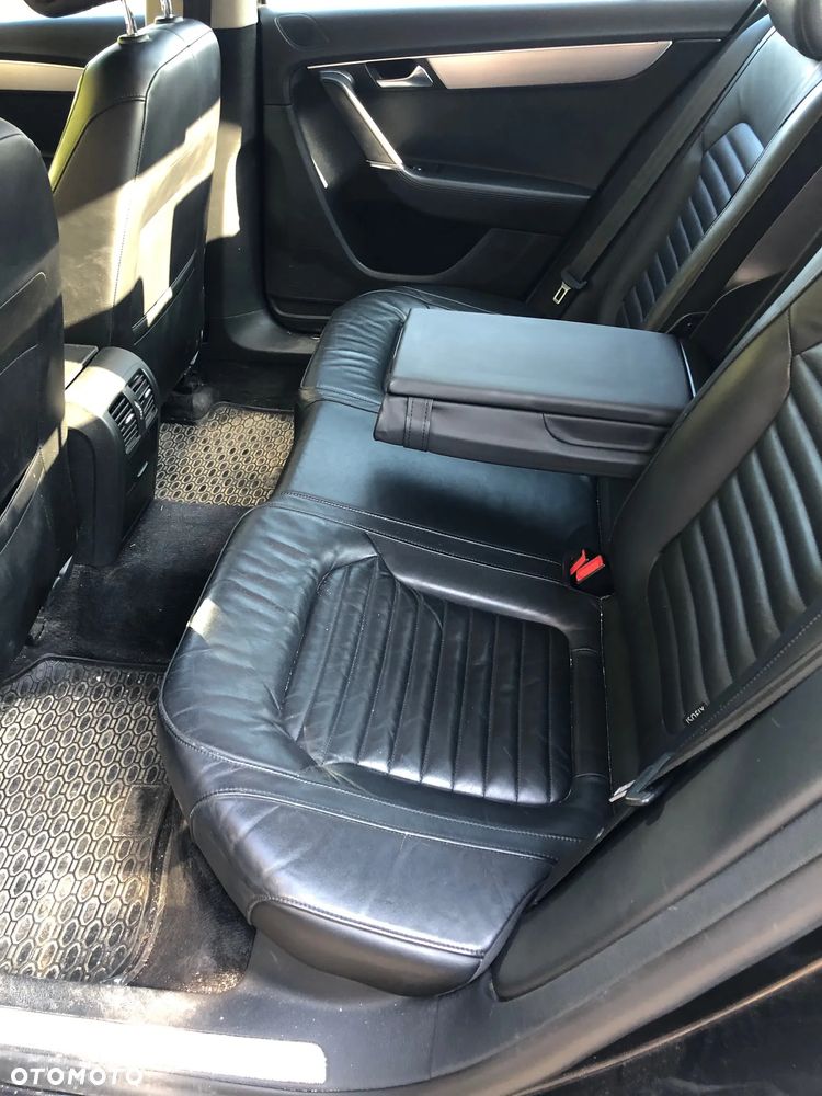 Volkswagen Passat 2.0 TSI Highline - 12