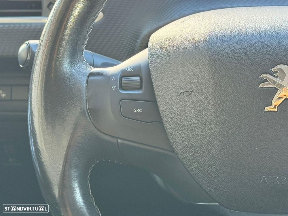 Peugeot 2008 1.6 e-HDi Allure - 9