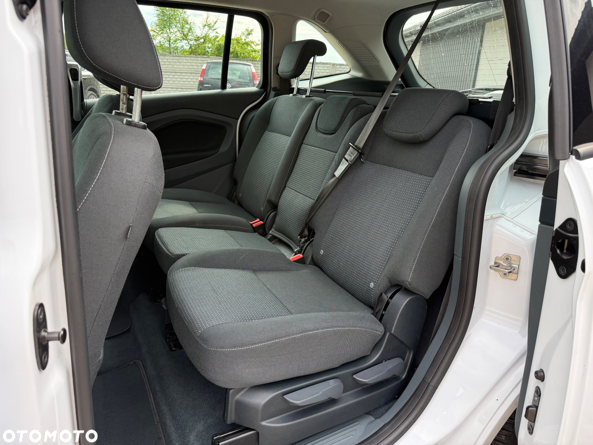 Ford Grand C-MAX 1.6 Titanium - 29