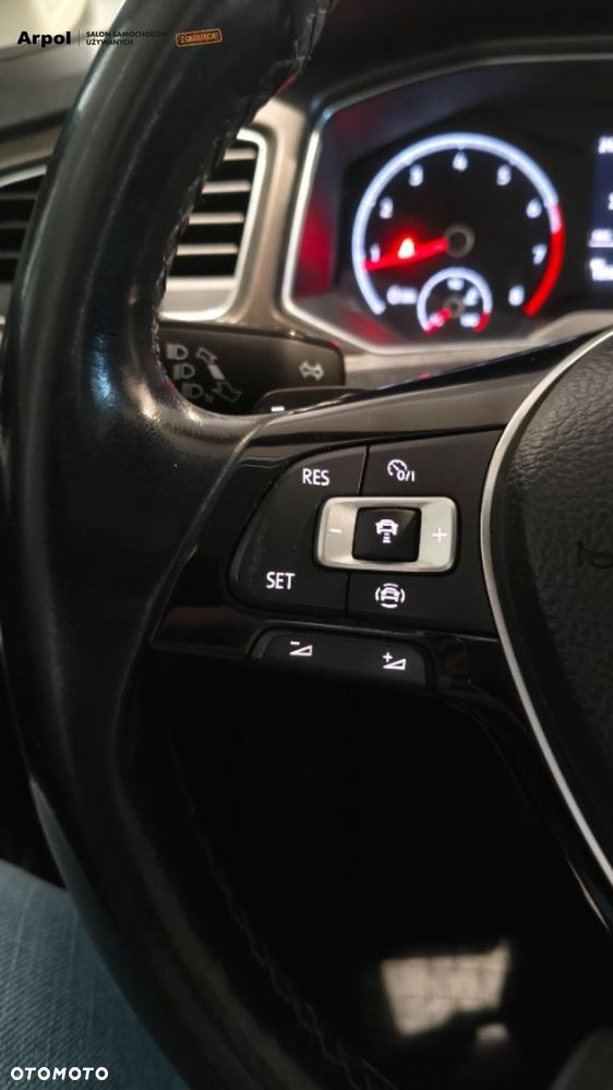 Volkswagen T-Roc - 13