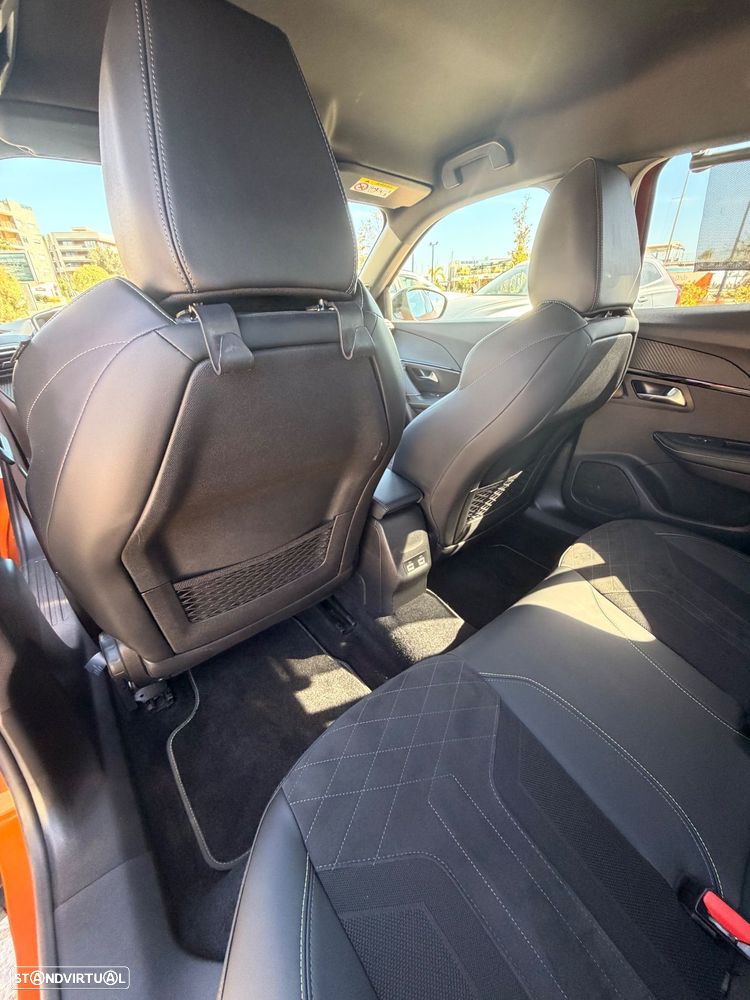 Peugeot 2008 1.2 PureTech GT EAT8 - 15